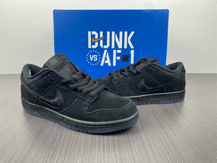 nike dunk low x undefeated