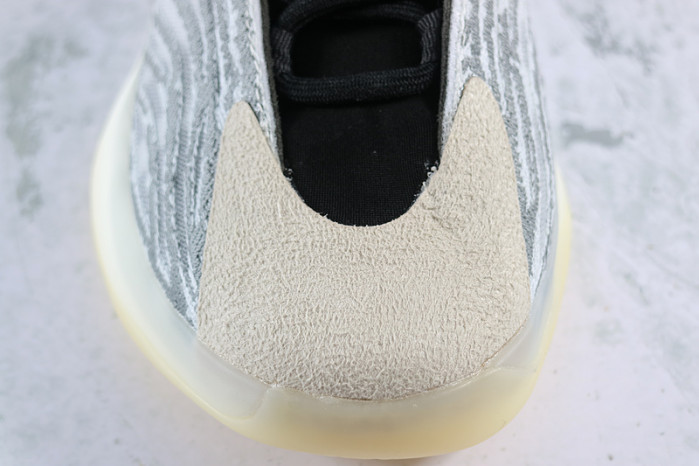 a*d*i*s yzy qntm (lifestyle model) q46473