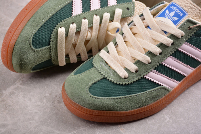 a*d*i*s sneakersnstuff x gt 2