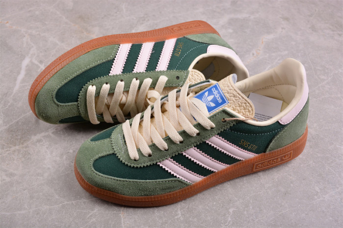 a*d*i*s sneakersnstuff x gt 2