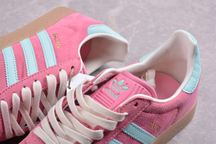 a*d*i*s gazelle