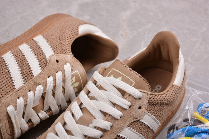 a*d*i*s samba og cardboard ig1379