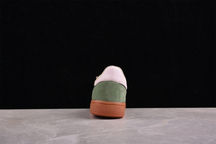 a*d*i*s sneakersnstuff x gt 2