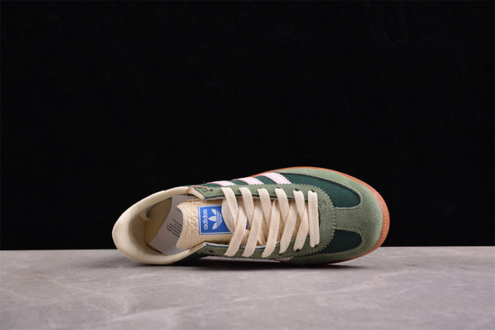 a*d*i*s sneakersnstuff x gt 2