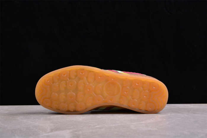 a*d*i*s gazelle indoor