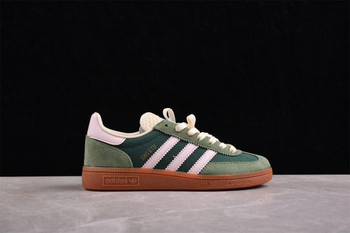 a*d*i*s sneakersnstuff x gt 2